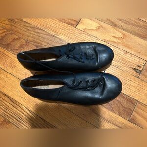 Size 8 Black Tap Shoes!
